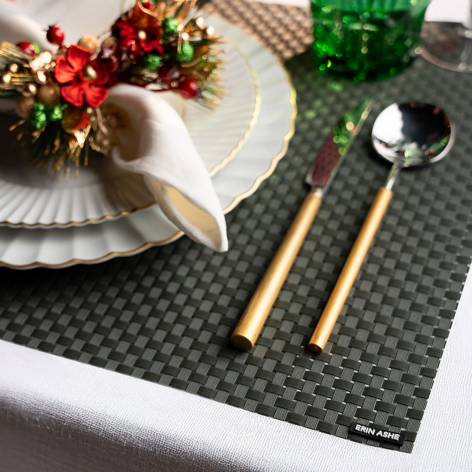 Solid Large Weave Vinyl Placemats